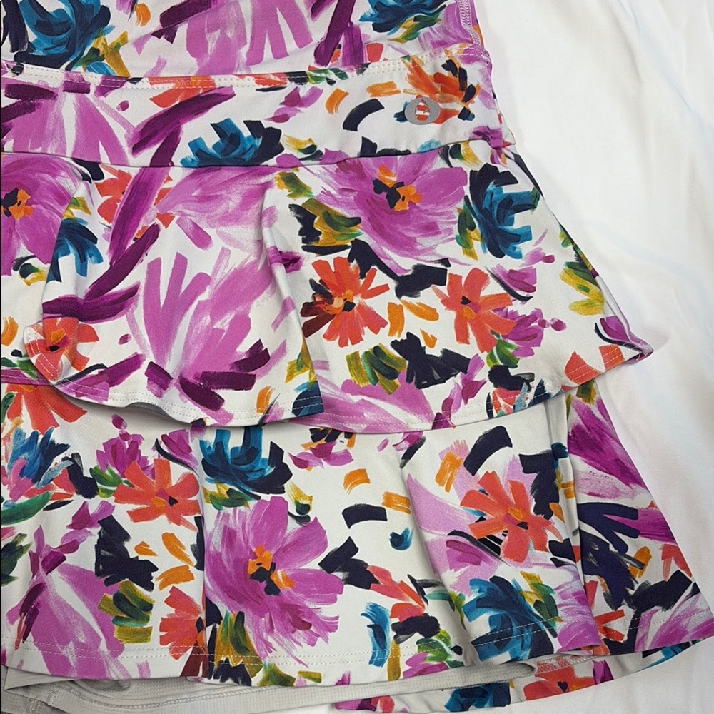 Dona Jo athletic/pickleball skort, size medium - Picture 4 of 9